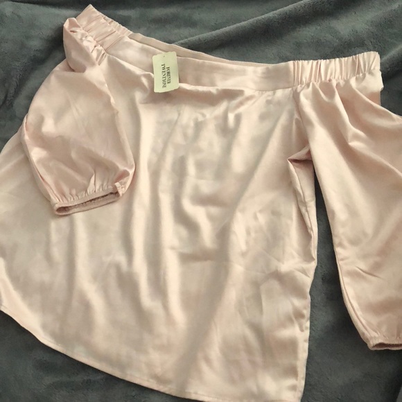 Forever 21 Shoulder top - Picture 3 of 3